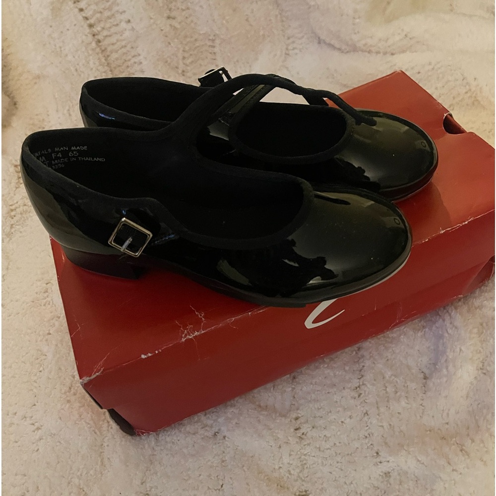 Girl Tap Shoes size 4 1/2 M